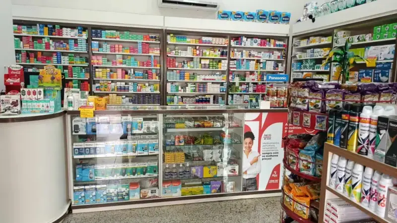 Balcão principal com aparelhos de pressão e conveniências